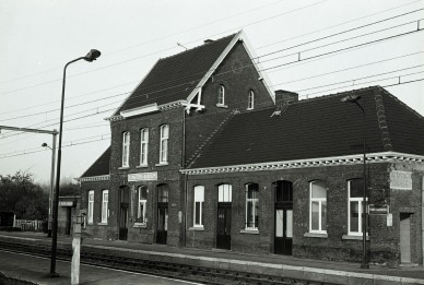 Sint-Maartens-Bodegem - SNCB Z02869b (1).jpg